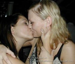 Kissing girlfriendss 01 19/96