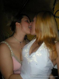 Kissing girlfriendss 01 38/96