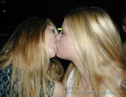 Kissing girlfriendss 01 92/96