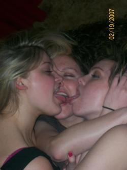 Two young teen lesbians #8  9/40