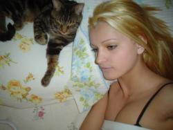 Blond teen girlfriend(44 pics)