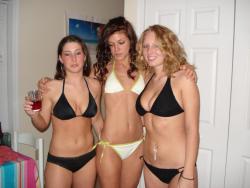 Teens in bikinis  33/42