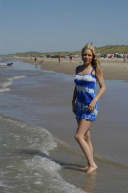 Swedish blond teen having fun on the beach 27/38