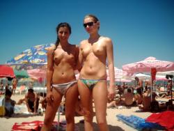 Beach girls / amateur pics(15 pics)