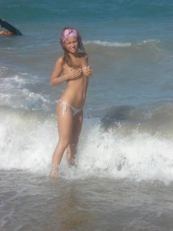 Youngn girl and best topless / holiday pics 3/13