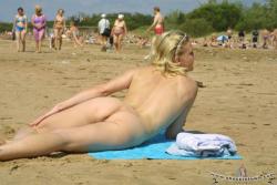 Beach (nudist) 036  23/65