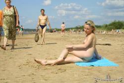 Beach (nudist) 036  35/65