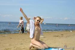 Beach (nudist) 036  40/65