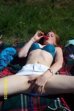 Amateur outdoor and homemade pics 11/72