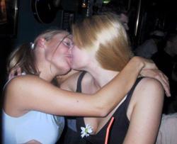 Kissing a girl 1  2/150