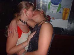 Kissing a girl 1  46/150