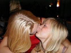 Kissing a girl 2  121/150
