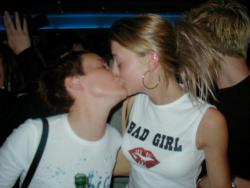 Kissing a girl 2  123/150