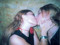 Kissing a girl 1  76/150