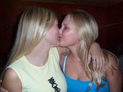 Kissing a girl 2  133/150