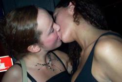 Kissing a girl 1  110/150