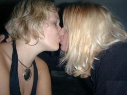 Kissing a girl 1  116/150