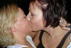 Kissing a girl 1  118/150