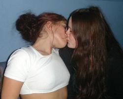 Kissing a girl 1  144/150