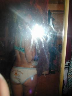 Selfshots of young girl 7/36