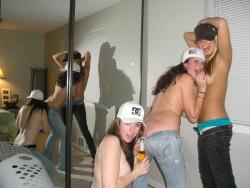 Young girls at party-  drunk teenagers - amateurs pics 19 8/46