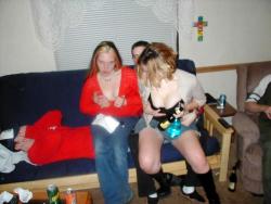 Young girls at party-  drunk teenagers - amateurs pics 19 45/46