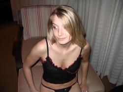 Young  blond girl strip / amateur set 23/63