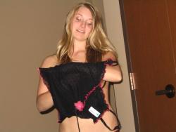 Young  blond girl strip / amateur set 50/63