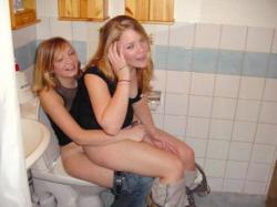 Young amateurs peeing - pissing in party home no.02 44/50
