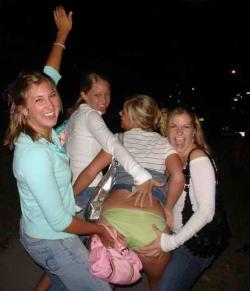 Young girls at party-  drunk teenagers - amateurs pics 20 20/47