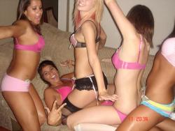 Young girls at party-  drunk teenagers - amateurs pics 20 39/47
