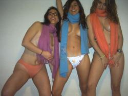 Young amateur spanish teen girl and her friends 10/38