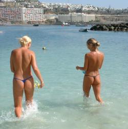 Beach amateurs topless - young girls no.05 19/48
