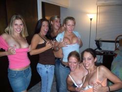 Young girls at party-  drunk teenagers - amateurs pics 21 12/43