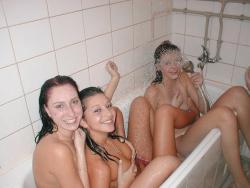 Young amateurs girl in bath no.01 9/48