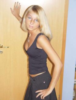 Girlfriends homemade pics 04 17/18