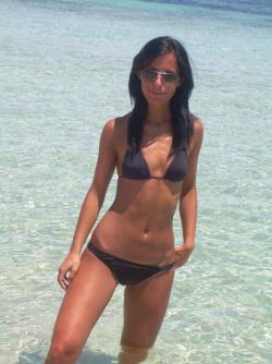 Pina italian girl on holiday / best body 28/49