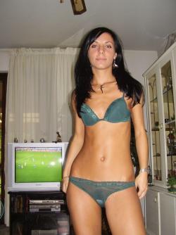 Pina italian girl on holiday / best body 44/49