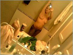 Sexy blonde amateur girl / self mobil pics 19/47