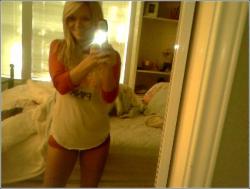 Sexy blonde amateur girl / self mobil pics 47/47