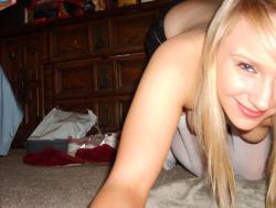 Nice blond girl and her self pics 15/41