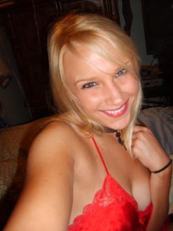 Nice blond girl and her self pics 39/41
