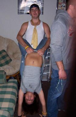 Young girls at party-  drunk teenagers - amateurs pics 23 32/49