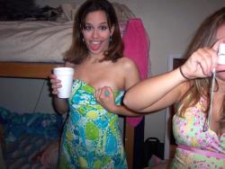 Young girls at party-  drunk teenagers - amateurs pics 23 37/49