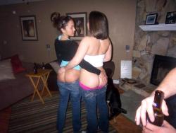 Young girls at party-  drunk teenagers - amateurs pics 23 46/49