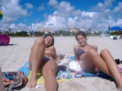 Two amateurs girl topless shot on the beach  2/48