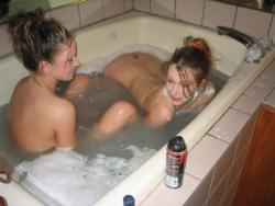 Two girls are taking a bath and shave your pussy  29/59