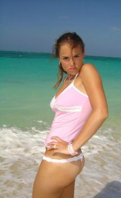 Ex girlfriend alyssa on holiday 19/68