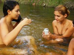 Brazilian girls by river 17/19