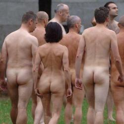 Spencer tunick : thousand of nude people in city 6/41